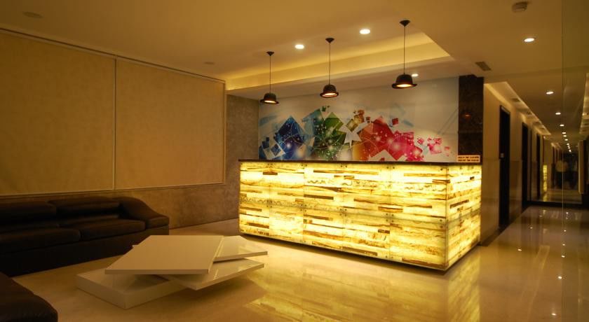 Capital O 14448 Sapphire Star Hotel 3*