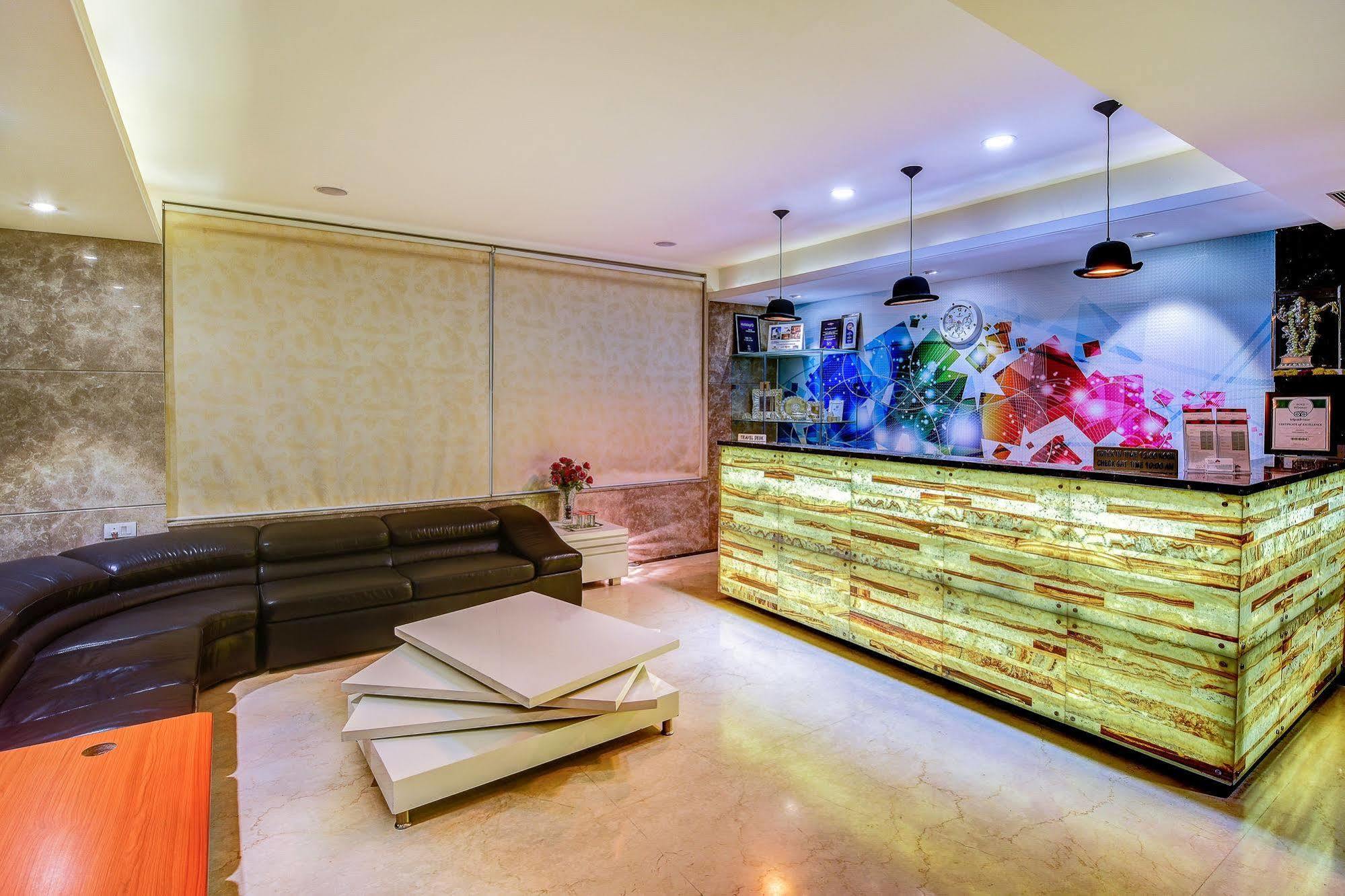 Hotel Capital O 14448 Sapphire Star Indore