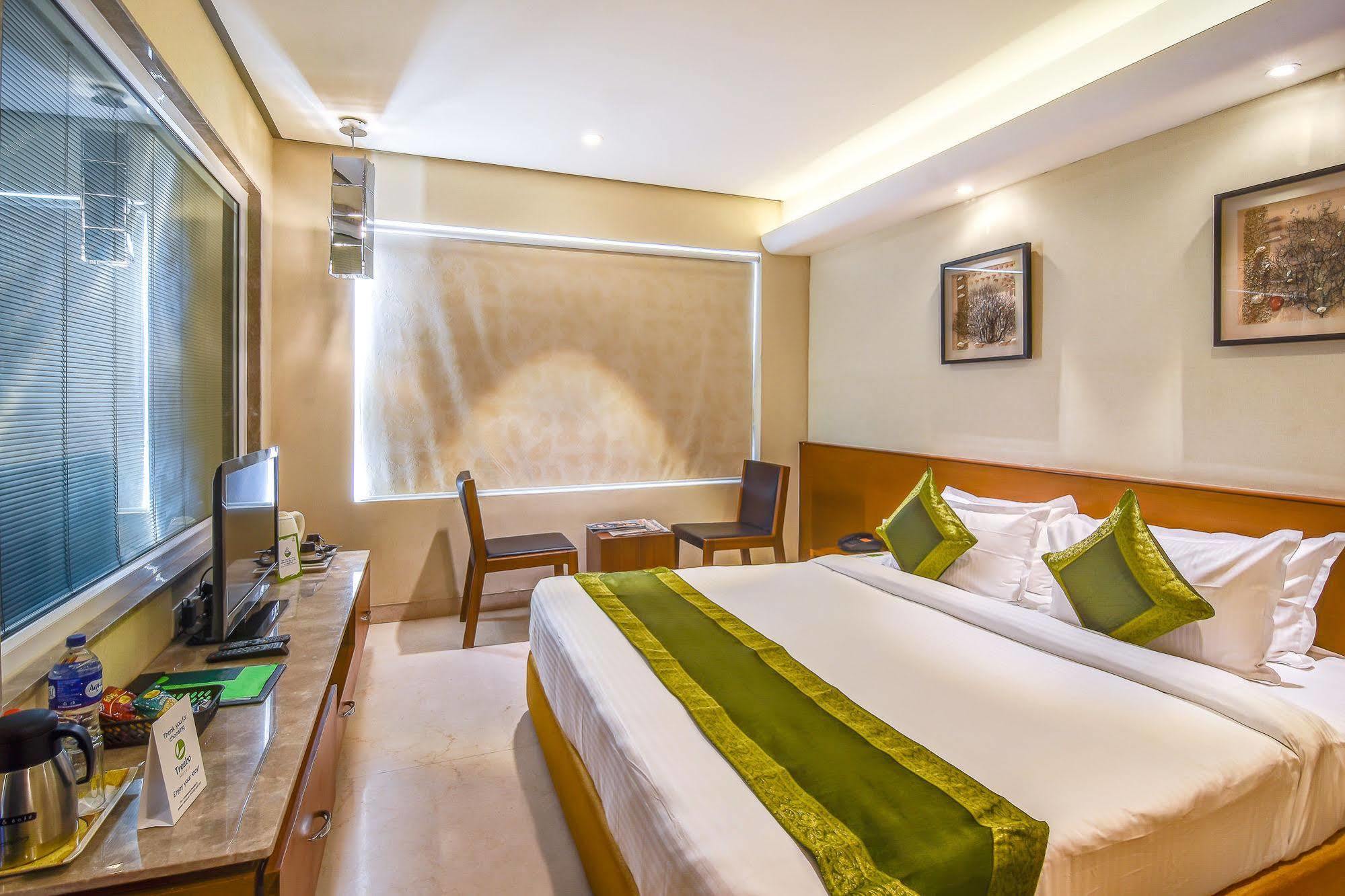 Capital O 14448 Sapphire Star Hotel 3*