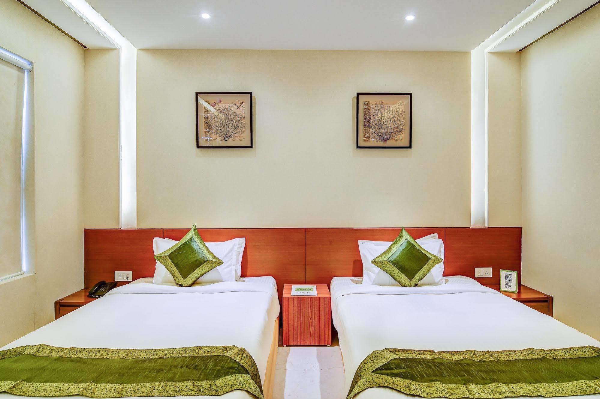 Capital O 14448 Sapphire Star Hotel