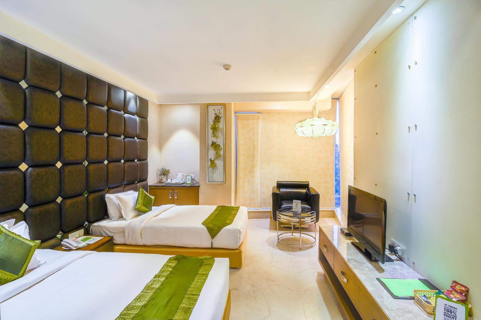 Capital O 14448 Sapphire Star 3* Indore