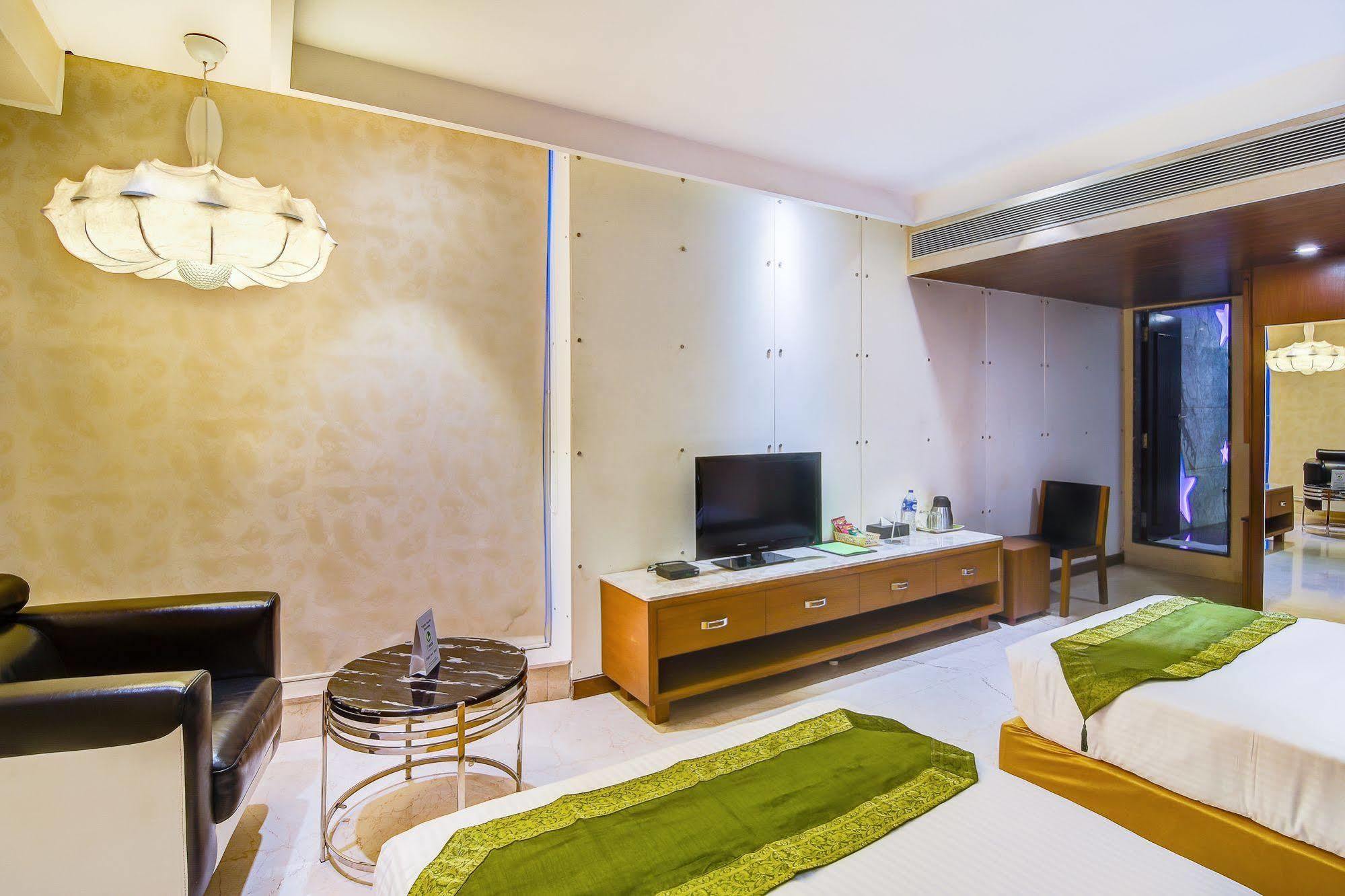 Hotel Capital O 14448 Sapphire Star Indore