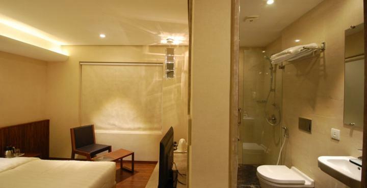 Capital O 14448 Sapphire Star Hotel 3*